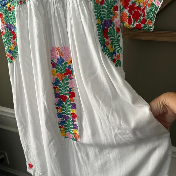 J. Marie Floral Embroidered Shift Mini Marie Dress Size Small - Picture 4 of 7
